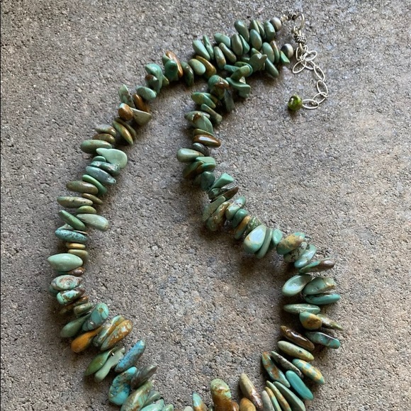 Sterling Silver Green Turquoise Bead Necklace. - Picture 2 of 12